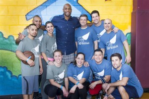 Shutts attorneys and staff with Alonzo Mourning (left to right): Dimiti Alder, Kelvin Blayne, Dana Chaaban, Jocelyn Mroz, Jessica Giraldo, Frank Zacherl, Todd Feldman, Milton Cahuasqui, Roland Gallor, and Dan Wolfe